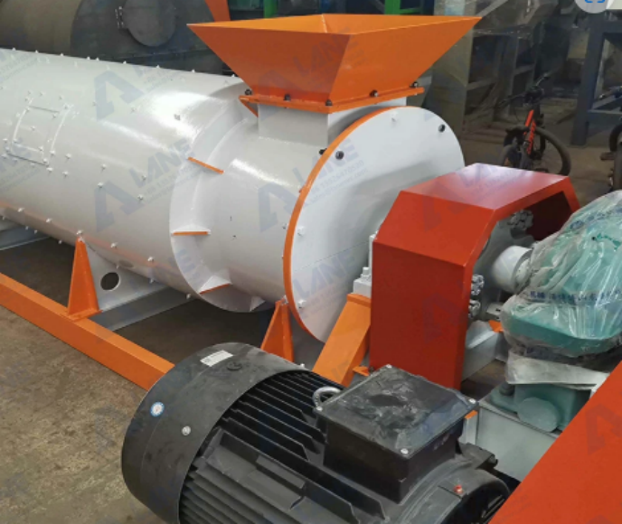 Гранулятор с вращающимися зубьями